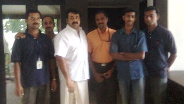 കാണുമ്പോൾ ആ ഫോട്ടോ ചോദിക്കണം കാണുമ്പോൾ ആ ഫോട്ടോ ചോദിക്കണം