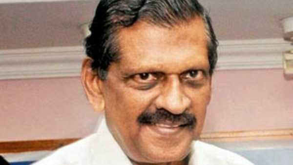 സ്വന്തം കോട്ടയിലും സ്വന്തം കോട്ടയിലും