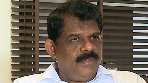 ജനാധിപത്യ കേരള കോണ്‍ഗ്രസ് പിളര്‍ന്നു