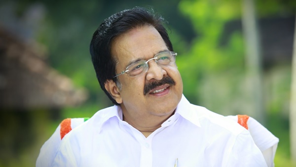 ആട് ഇല കടിയ്ക്കുന്നത് പോലെ