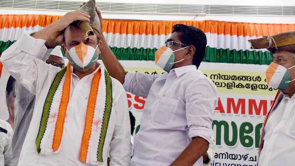 നേതൃമാറ്റം വേണം, പക്ഷേ നേതൃമാറ്റം വേണം, പക്ഷേ