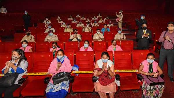 തീയേറ്ററിന്റെ സുഖം