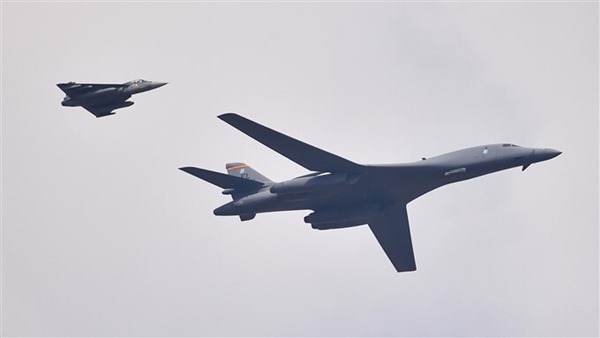 B-1B Lancer heavy bomber i B-1B Lancer heavy bomber i
