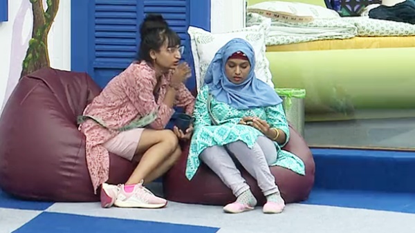 മജ്‌സിയയോട് ഡിംപല്‍