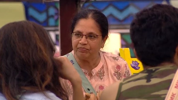 സഹികെട്ട് ഭാഗ്യലക്ഷ്മി