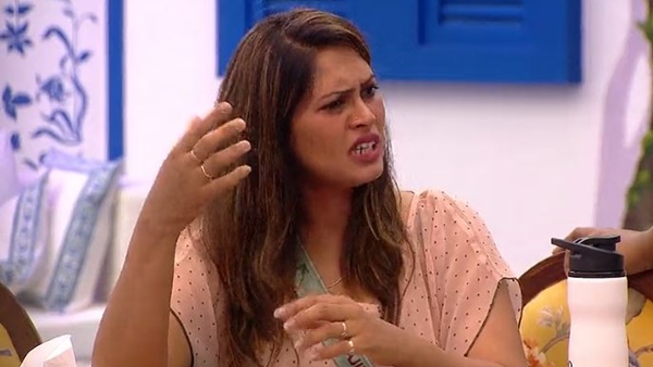 വീണ്ടും പൊട്ടിക്കരഞ്ഞ് സഞ്ജന!