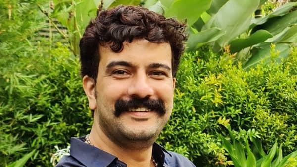 എന്നോട് ചര്‍ച്ച ചെയ്തു