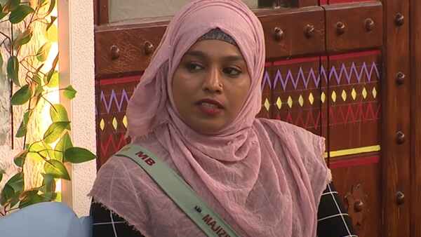  പാത്തു പ്ലിങ്ങി നിക്കുവാണ്