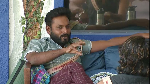കൂസാതെ കിടിലന് കൂസാതെ കിടിലന്