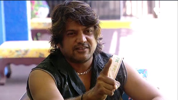 കിടിലത്തിന്റെ നേരെ കിടിലത്തിന്റെ നേരെ