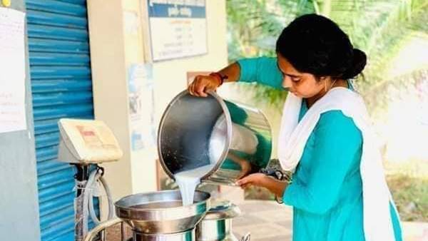 മാതൃക പെണ്‍കുട്ടി