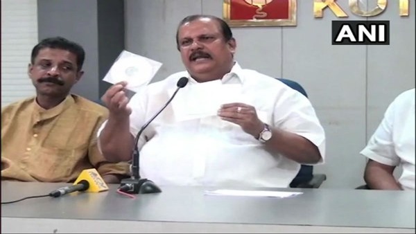 അടിച്ചേൽപ്പിക്കുന്നു