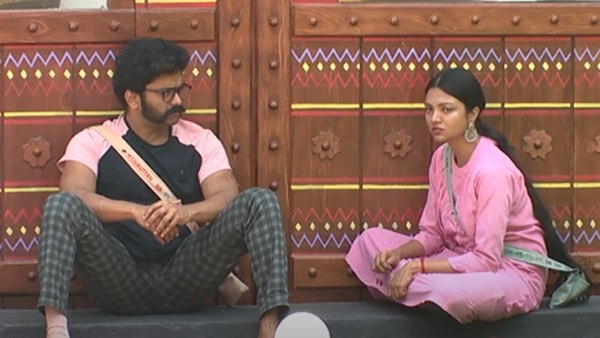 മണിക്കുട്ടൻ ആവശ്യപ്പെട്ടാൽ മാത്രം ചെവികൊടുക്കും മണിക്കുട്ടൻ ആവശ്യപ്പെട്ടാൽ മാത്രം ചെവികൊടുക്കും