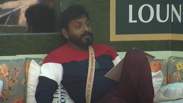 പേടിക്കേണ്ടത് ഒരാളെ
