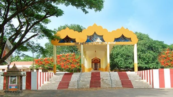  ബോർഡ് സോഷ്യൽ മീഡിയയിൽ 