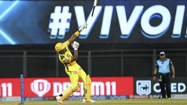 നോ ബോൾ പരിശോധനയിൽ കുടുങ്ങി നോ ബോൾ പരിശോധനയിൽ കുടുങ്ങി