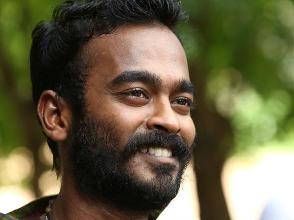 അപ്പാനി രവിയാണ് നടൻ