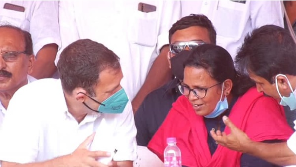 ഒറ്റക്കെട്ടായി