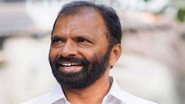 രാഷ്ട്രീയത്തിലേക്ക്
