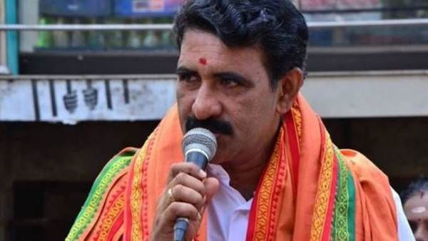 ഇപ്പോള് മോദിയാണ് ഇര ഇപ്പോള് മോദിയാണ് ഇര