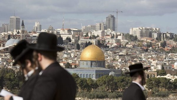 അല് അഖ്സാ പള്ളിയില് അല് അഖ്സാ പള്ളിയില്