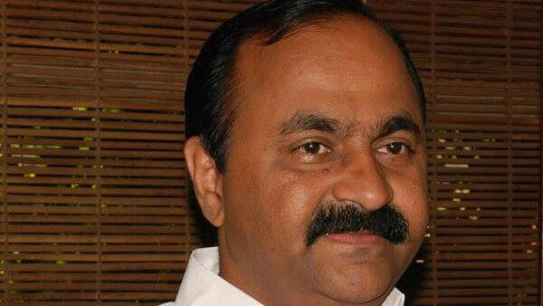 സതീശന്‍ ആദ്യ പ്ലാന്‍