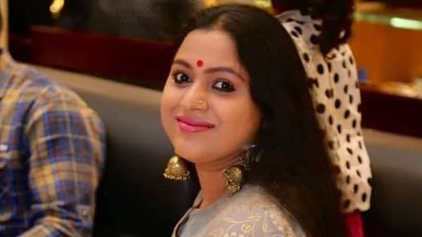 എണ്ണൂറു രൂപയുടെ പട്ടുസാരി എണ്ണൂറു രൂപയുടെ പട്ടുസാരി