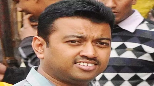 30 എംഎല്‍എമാരും 2 എംപിമാരും