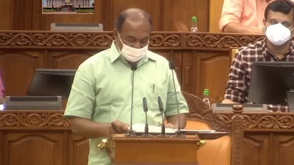 പണം ജനങ്ങളുടെ കൈവശം