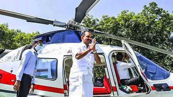 ഹെലികോപ്റ്ററില്‍ പണം