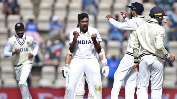 ഒറ്റയാൾ പോരാളിയായി പോയ അശ്വിൻ