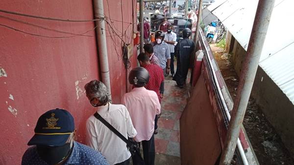 മദ്യശാലകളിൽ തിരക്ക് അനുഭവപ്പെടാൻ സാധ്യതയുണ്ടല്ലോ?