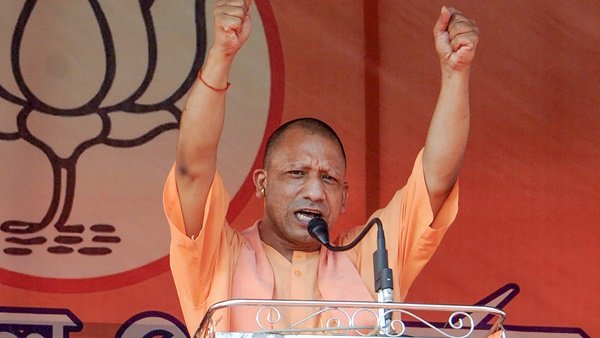ഏകാധിപത്യം, പാര്ട്ടിയ്ക്ക് അതീതന് ഏകാധിപത്യം, പാര്ട്ടിയ്ക്ക് അതീതന്