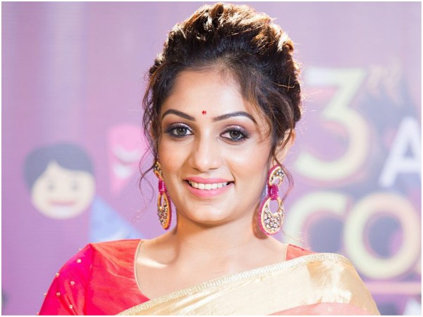 ആര്യ പറയുന്നു ആര്യ പറയുന്നു