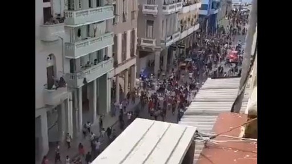 പ്രതിഷേധക്കാര്‍ക്ക് വേണ്ടി അമേരിക്ക