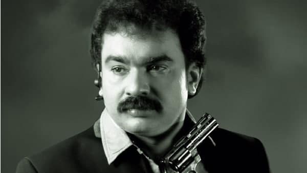 ഒരു മാലപ്പടക്കം തന്നെ പൊട്ടിച്ചിതറിച്ചു ഒരു മാലപ്പടക്കം തന്നെ പൊട്ടിച്ചിതറിച്ചു