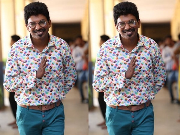 സന്തോഷ് പണ്ഡിറ്റിനെ അടിച്ചമര്‍ത്തി