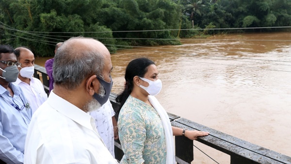 പത്തനംതിട്ടയിലെ പന്തളം വില്ലേജില്‍ 