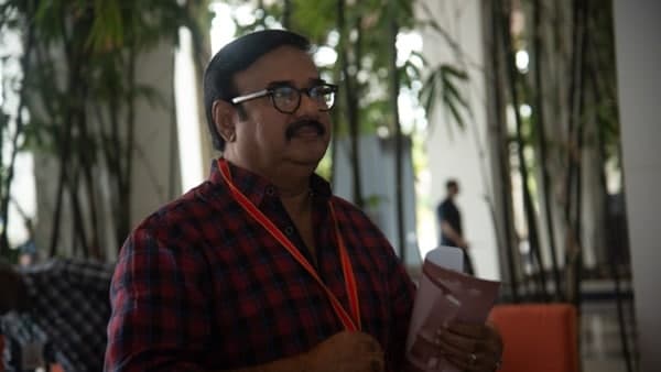 ഞങ്ങള്‍ നടന്നെങ്കിലും പട്ടി വരുന്നില്ല