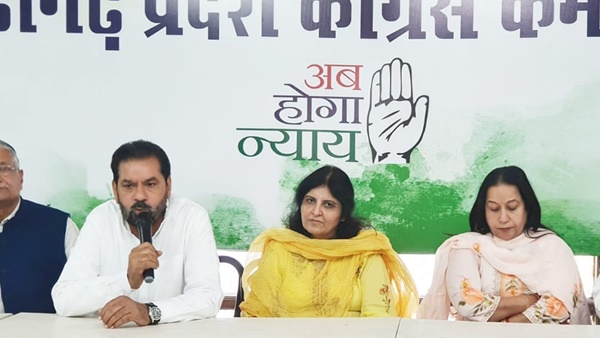 യാതൊരു ഉപാധിയുമില്ലാതെയാണ് തങ്ങൾ കോൺഗ്രസിൽ തിരിച്ചെത്തിയതെന്ന് യാതൊരു ഉപാധിയുമില്ലാതെയാണ് തങ്ങൾ കോൺഗ്രസിൽ തിരിച്ചെത്തിയതെന്ന്