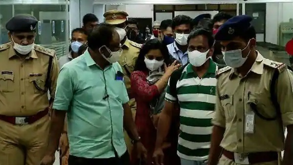 ഈ ചിത്രം കണ്ട് ഹൃദയം പൊടിഞ്ഞതിനാൽ ഈ ചിത്രം കണ്ട് ഹൃദയം പൊടിഞ്ഞതിനാൽ