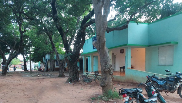 ഗ്രാമത്തിലേക്ക് പൊലീസ് വാന്‍ ഇരച്ചെത്തിയ ആ ദിനം