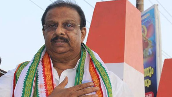 രണ്ടുപേര്‍ക്കുമെതിരായ നടപടി എ, ഐ ഗ്രൂപ്പുകള്‍ക്കെതിരായ ശക്തമായ മുന്നറിയിപ്പായിട്ടാണ്