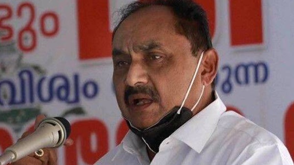 എന്നാല്‍ വര്‍ഗീസ് ജോര്‍ജും കെപി മോഹനനും ഔദ്യോഗിക വിഭാഗത്തിനൊപ്പം