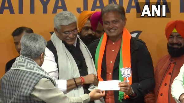 ദിനേഷ് മോംഗ്യ ബി ജെ പിയിൽ ചേർന്നു