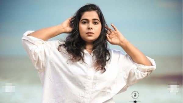 വിമർശിച്ച് ഒരു കൂട്ടർ