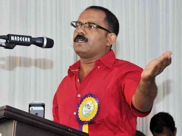 വഖഫില് നിന്നും ദുരിതാശ്വാസ നിധിയിലേക്ക് ടി കെ ഹംസ സംഭാവന വഖഫില് നിന്നും ദുരിതാശ്വാസ നിധിയിലേക്ക് ടി കെ ഹംസ സംഭാവന