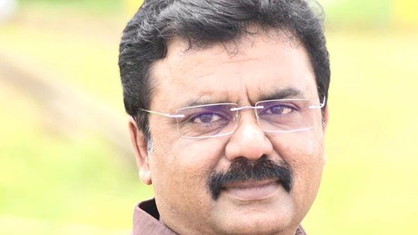 എത്രയോ പേരെ പരിചയപ്പെടുവാൻ