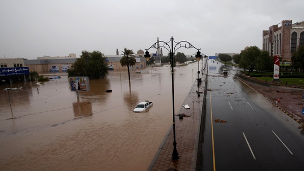 ഇന്നലെ പുലർച്ചെ മുതൽ ഹെല്‍പ്പ് ലൈന്‍ കോളുകളോട് തങ്ങളുടെ 