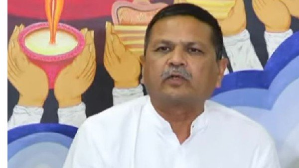 കോണ്‍ഗ്രസിലേക്ക് എത്തിക്കാനുള്ള നീക്കവുമായി ഒരു വിഭാഗം 